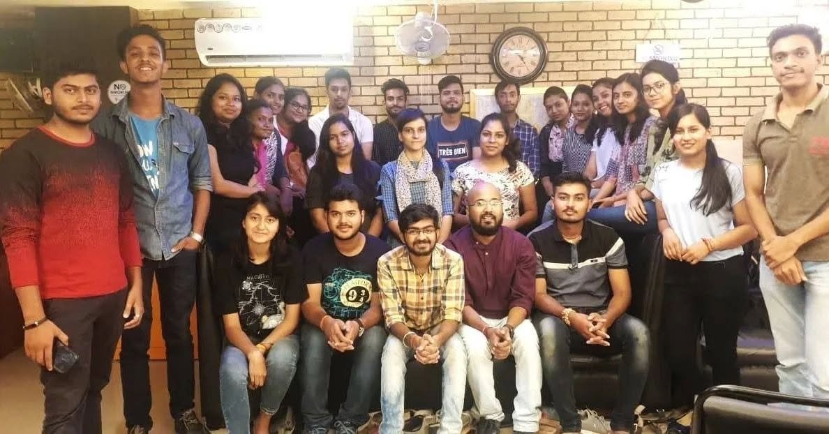 Group photo at college session